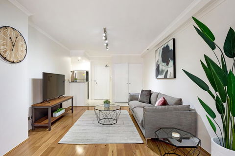 Darlinghurst One Bedroom Modern Self-Contained Apartment With Parking - Easy Access To Sydney CBD (45 PEL) - Tourism Canberra 1