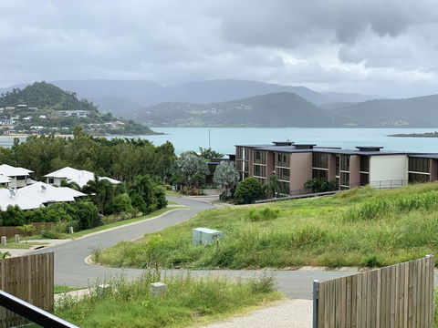 DAYDREAMING Airlie Beach, Water Views & Only 200m To Boardwalk. - Tourism Canberra 2