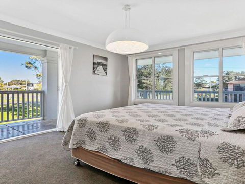 Dayz Dreamin - Pool, Gas Fireplace And Beachfront - Tourism Canberra 3