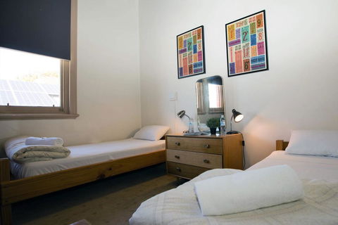 Delatite Hotel - Tourism Canberra 0