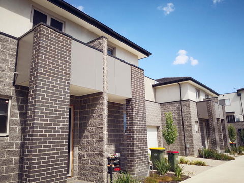 Delicate And Peaceful Bundoora Townhouse 7-R4 - Tourism Canberra 1