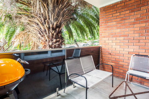DENHAM DAZE (I677) -L'Abode - Tourism Canberra 1