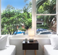 DENHAM DAZE I677 -L'Abode - Tourism Canberra