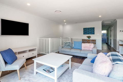 DESIGNER HOLIDAY BEACH PAD // 4 BED // COPA - Tourism Canberra 2