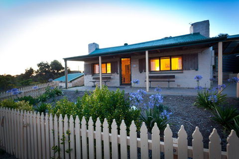 Donington Cottage Lincoln National Park - Tourism Canberra 0
