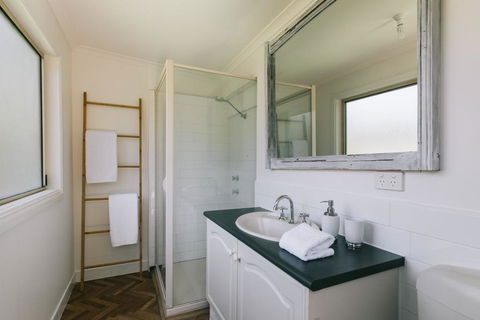DOVESTONES BY THE SEA - INVERLOCH - Tourism Canberra 3