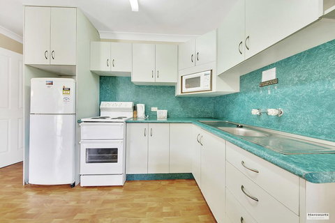 Driftwood On The Beach - Tourism Canberra 2