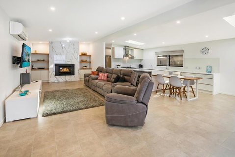Easy Living Bayside Accommodation - Tourism Canberra 1