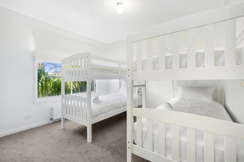 Easy Living Rosebud - Tourism Canberra 3