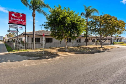Econo Lodge Moree Spa Motor Inn - Tourism Canberra 1