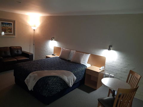 Edward Parry Motel And Apartments - Tourism Canberra 1
