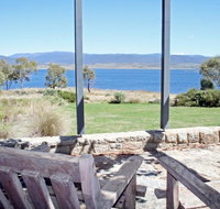 Edzell - Stunning Waterfront Home - Tourism Canberra