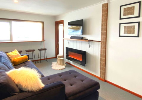Eiger Chalet - Tourism Canberra 1
