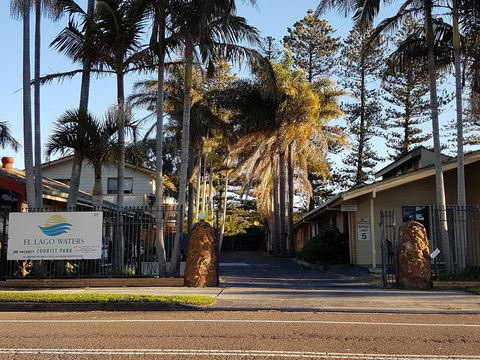 El Lago Tourist Park - Tourism Canberra 0