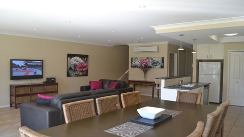 ELSINOR Townhouse 7 Mulwala - Tourism Canberra 2