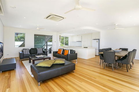 Enjoy The Views, Sunshine Beach - Tourism Canberra 1