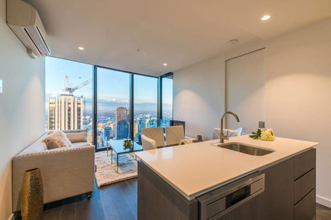 EQ Tower Luxury 2 Bedroom Skyline CBD Apartment - Tourism Canberra 0