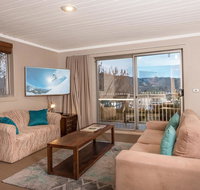 Erulisse-Spacious townhouse with magical lake views - Tourism Canberra