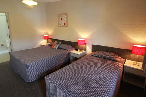Everton Park Hotel - Tourism Canberra 0