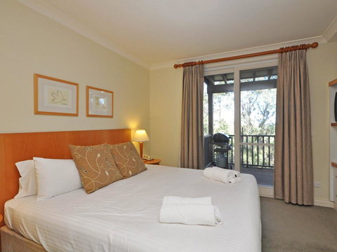 Executive 1 Bedroom Spa Villa Located Within Cypress Lakes Resort - Tourism Canberra 0