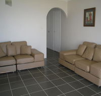 Fabulous location - Ground Floor Waterfront Unit Clearview Apartments - Tourism Canberra