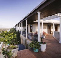 Fairway Manor Accomodation - Tourism Canberra