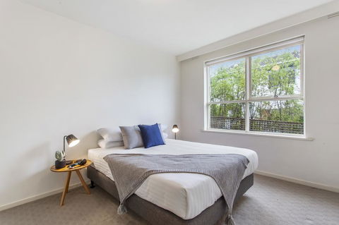 Family-friendly Apartment In Green Glen Iris - Tourism Canberra 2