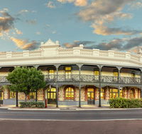 Farmers Home Hotel - Tourism Canberra