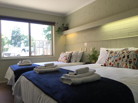 Finley Country Club Hotel Motel - Tourism Canberra 0