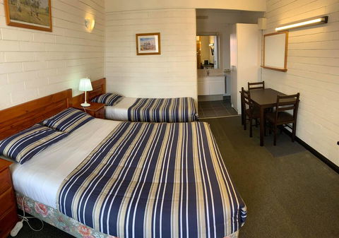 Finley Motel - Tourism Canberra 1