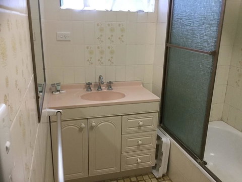 First Floor Unit With Waterviews From Your Balcony! - Tourism Canberra 2