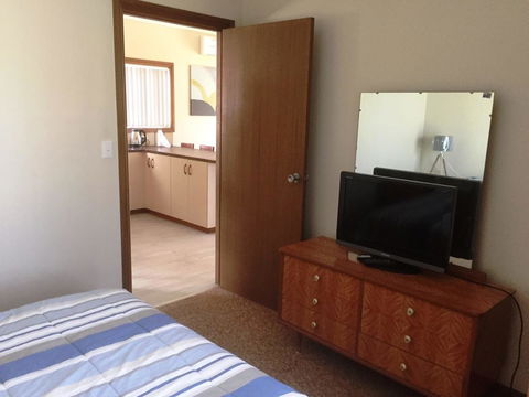 Flat 2, 42 McMillan Rd - Tourism Canberra 1