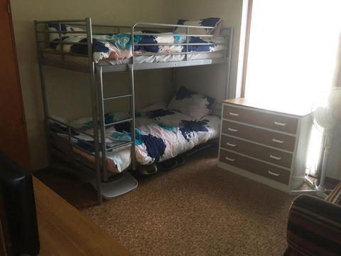 Flat 2, 42 McMillan Rd - Tourism Canberra 2
