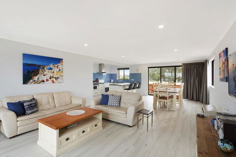Forsters Bay Haven - Tourism Canberra 0