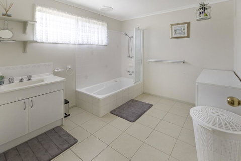 Four Sisters - Beachside Holiday - Tourism Canberra 3