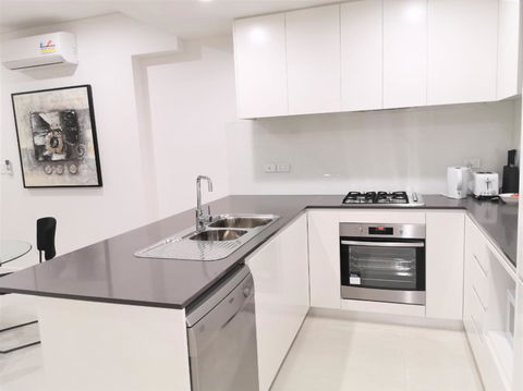 G04 Courtyard Apartment - Tourism Canberra 0