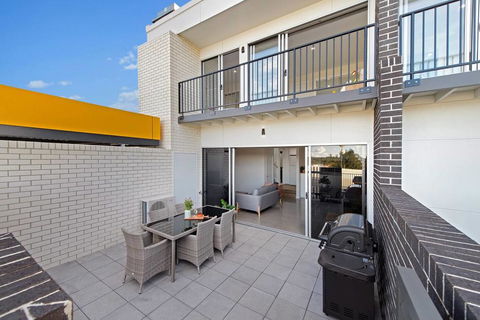 G149 - Apt 1 - Tourism Canberra 2