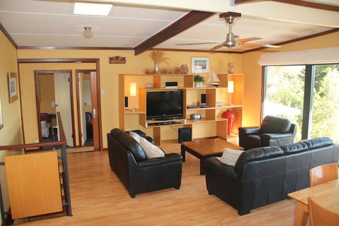 Gabbadah Beach House - Tourism Canberra 2