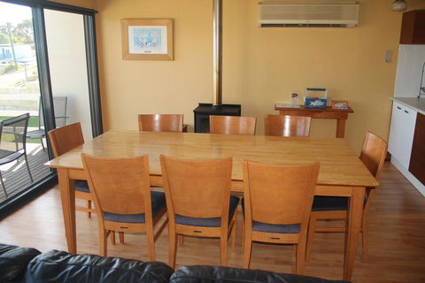 Gabbadah Beach House - Tourism Canberra 3