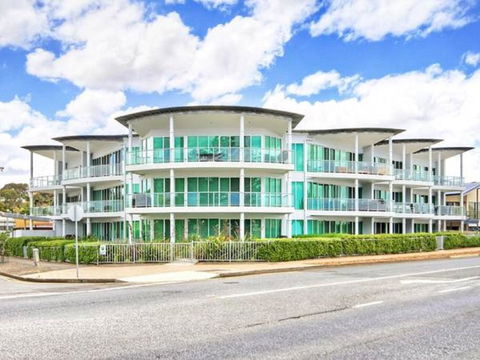 Gallery Resort Apartments - Tourism Canberra 0