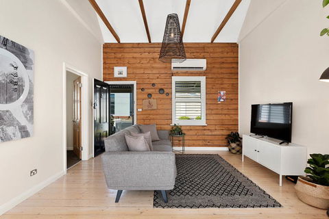 Geelong West Miner's Cottage - Tourism Canberra 1