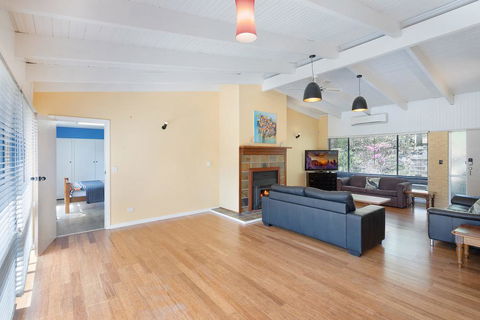 Getaway South Coast - Holiday House With Pool - Tourism Canberra 3