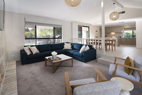 GIFFORD HOUSE - Tourism Canberra 3
