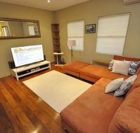 Glebe Self-Contained Modern One-Bedroom Apartment 47ROS - Tourism Canberra