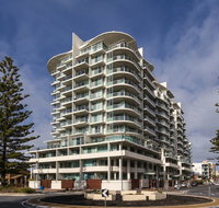 GlenelgApt - Tourism Canberra