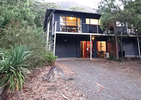 Glengarriff Townhouse 2 - Tourism Canberra 1
