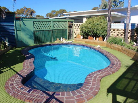 Glossop Motel - Tourism Canberra 2