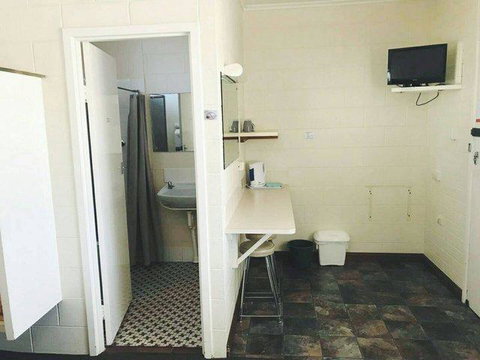 Glossop Motel - Tourism Canberra 1
