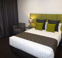 Golden Chain Tower Motor Inn - Tourism Canberra