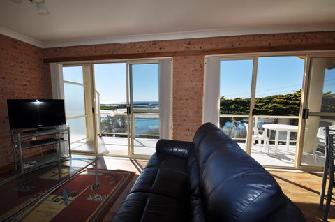 Grand Pacific 1 - Unit 4 - Tourism Canberra 1